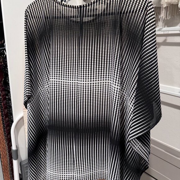 Geometric Blouse - Picture 6 of 6